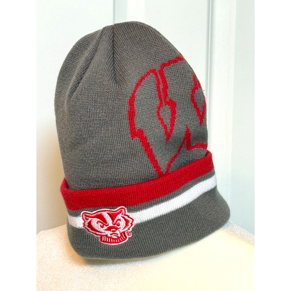 NCAA Wisconsin Badgers Beanie Hat Acrylic Cap Brand New Captivating Headwear - Picture 1 of 5